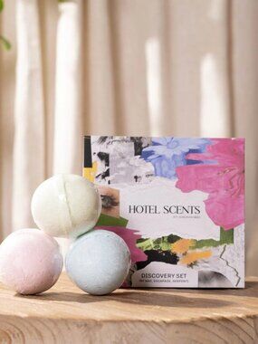 NIB Hotel Scents Discovery Set - Pastel Bath Bombs BY AROMA360